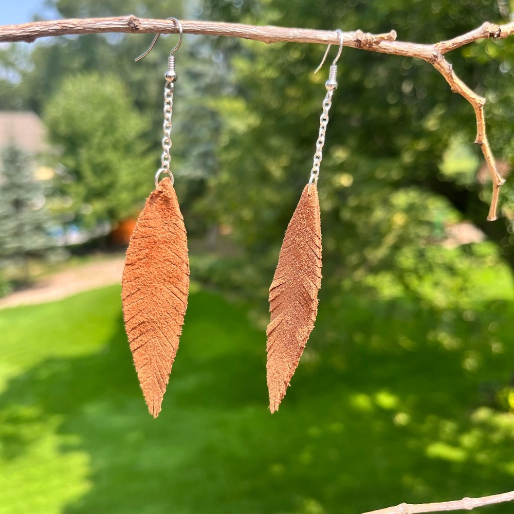 Handmade Leather Feather Earrings - Picture 2 of 2